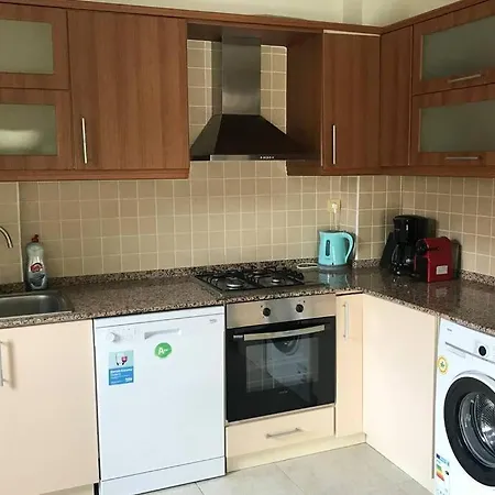 Fully Furnished 2beds With The Pool. 아파트 쿠사다시