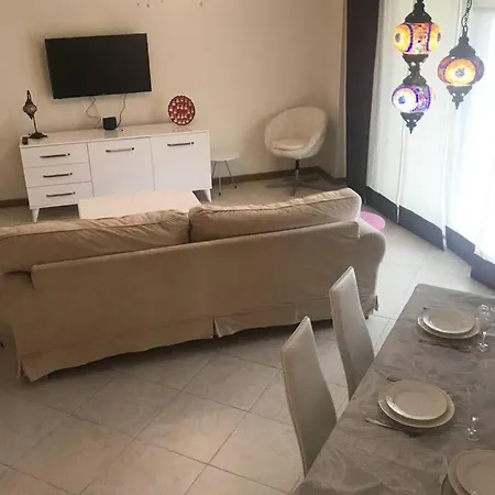 아파트 Fully Furnished 2beds With The Pool. 쿠사다시