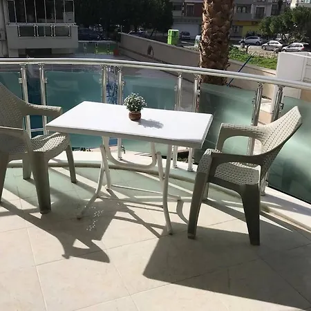 Fully Furnished 2beds With The Pool. شقة كوشاداسيه
